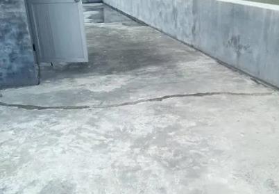 下花园楼顶漏水维修公司分享下如何解决卫生间隐蔽部位漏水的问题?